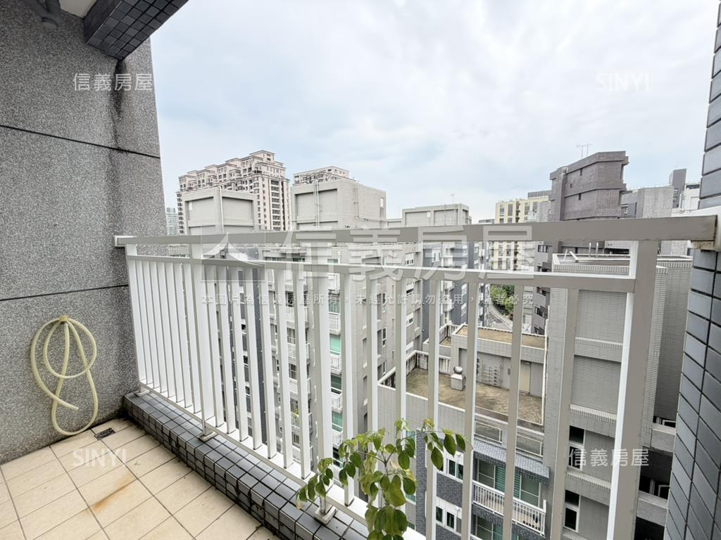 紅樹林稀有雙陽台２房車位房屋室內格局與周邊環境