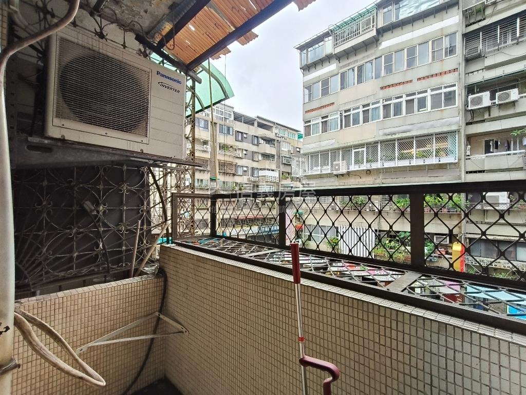 小南門植物園採光兩房房屋室內格局與周邊環境