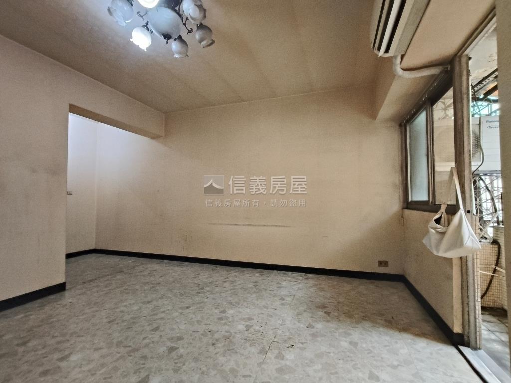 小南門植物園採光兩房房屋室內格局與周邊環境