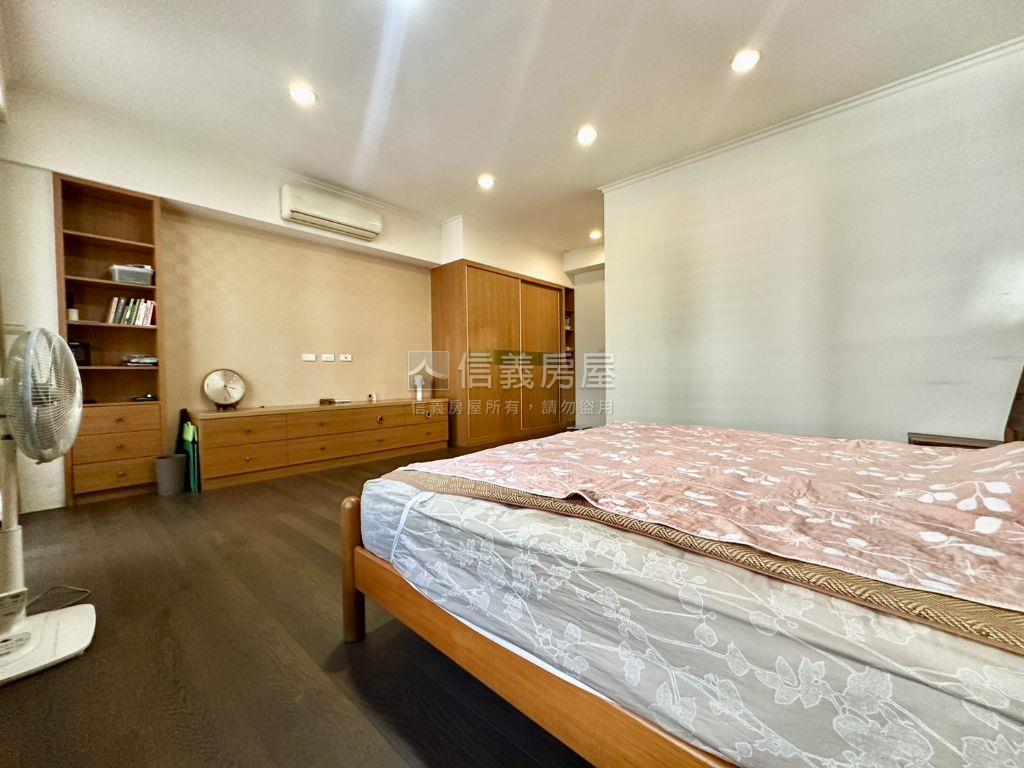 稀有釋出！新光硯透天別墅房屋室內格局與周邊環境
