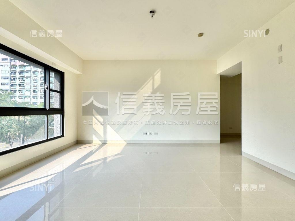 【河堤】氣派面寬燙金店面房屋室內格局與周邊環境