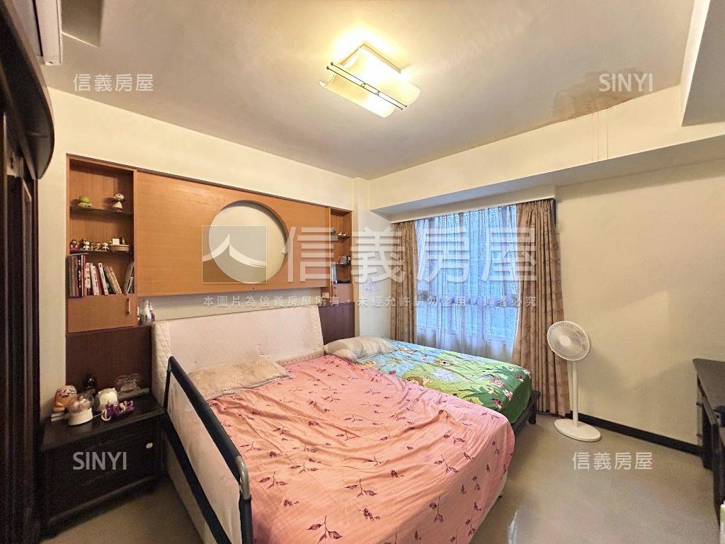 專任震後太子龍三房車位讚房屋室內格局與周邊環境