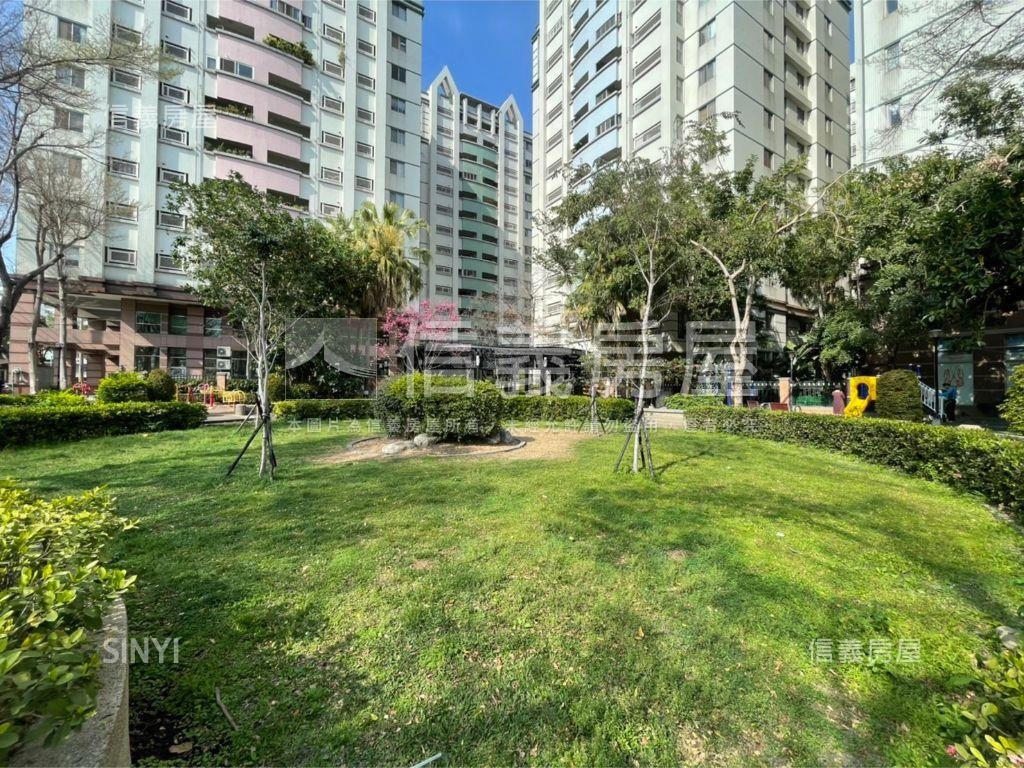 專任震後太子龍三房車位讚房屋室內格局與周邊環境