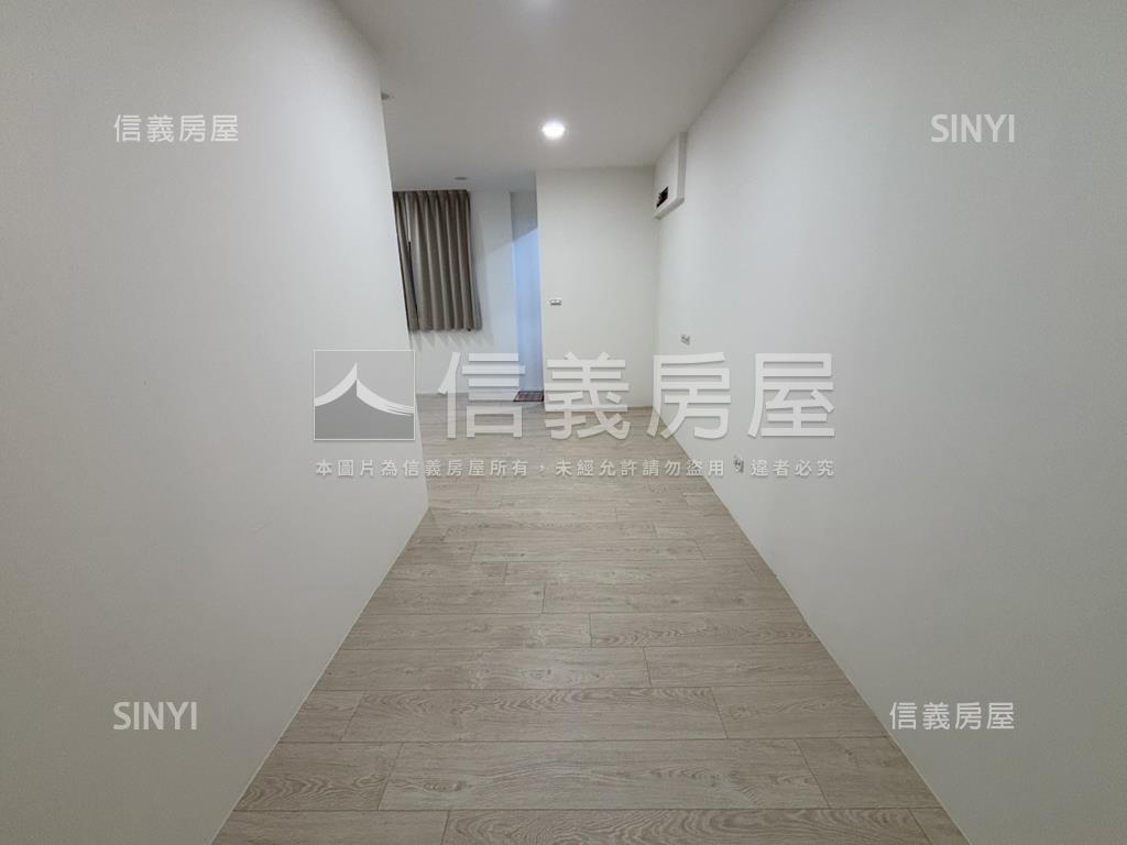 萬大線熱鬧美透天可停車房屋室內格局與周邊環境