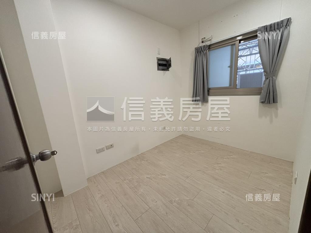 萬大線熱鬧美透天可停車房屋室內格局與周邊環境