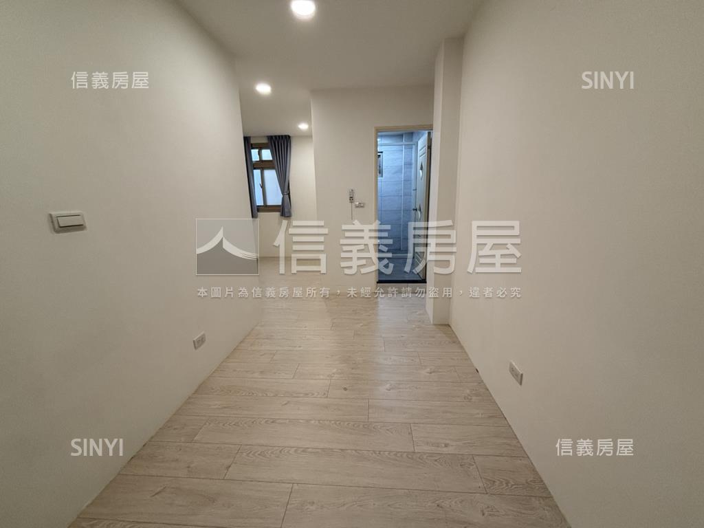 萬大線熱鬧美透天可停車房屋室內格局與周邊環境