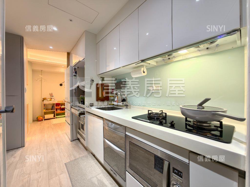 勤樸富邑陽光裝潢兩房房屋室內格局與周邊環境