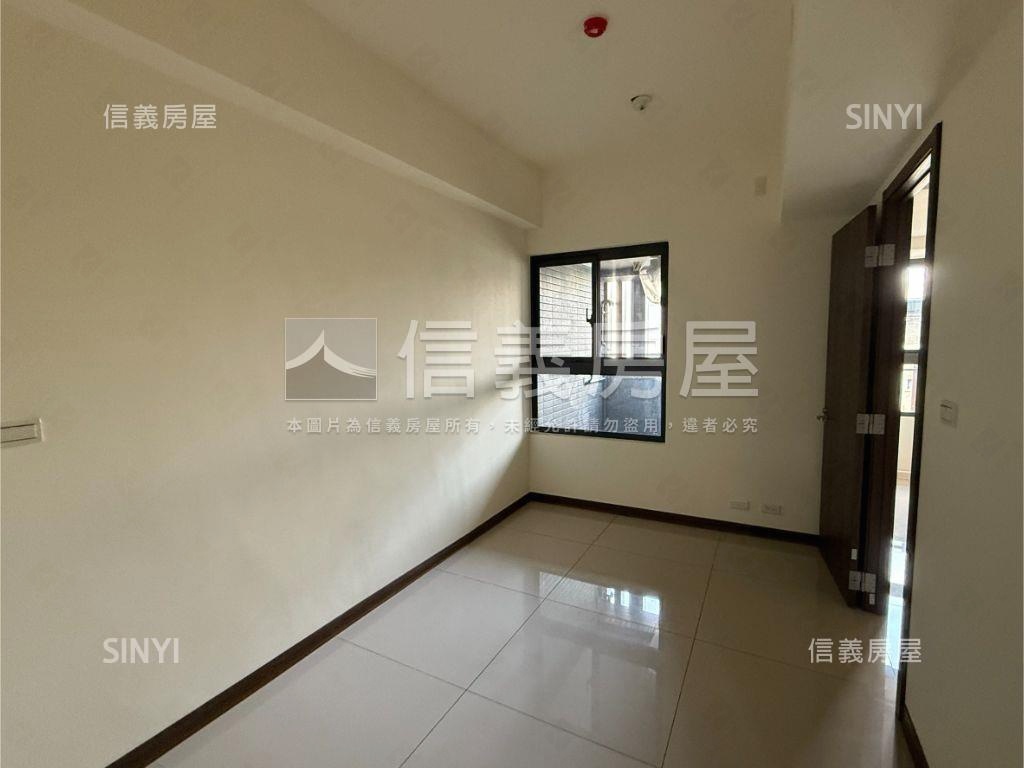 西區全新富宇兩房平車房屋室內格局與周邊環境