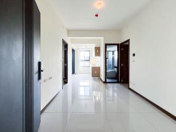 西區全新富宇兩房平車