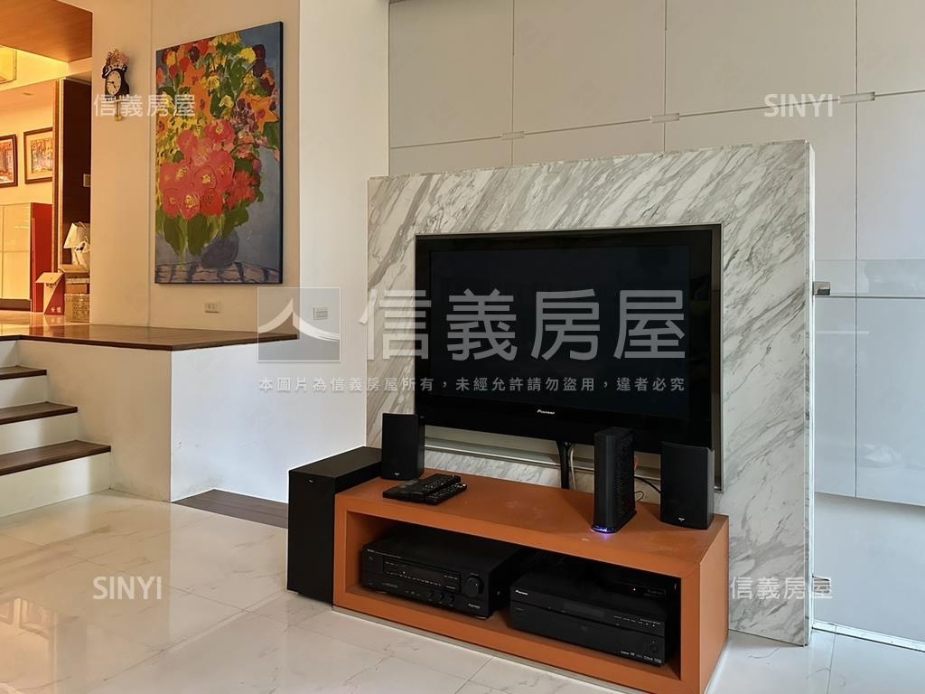 臨公園庭院一樓房屋室內格局與周邊環境