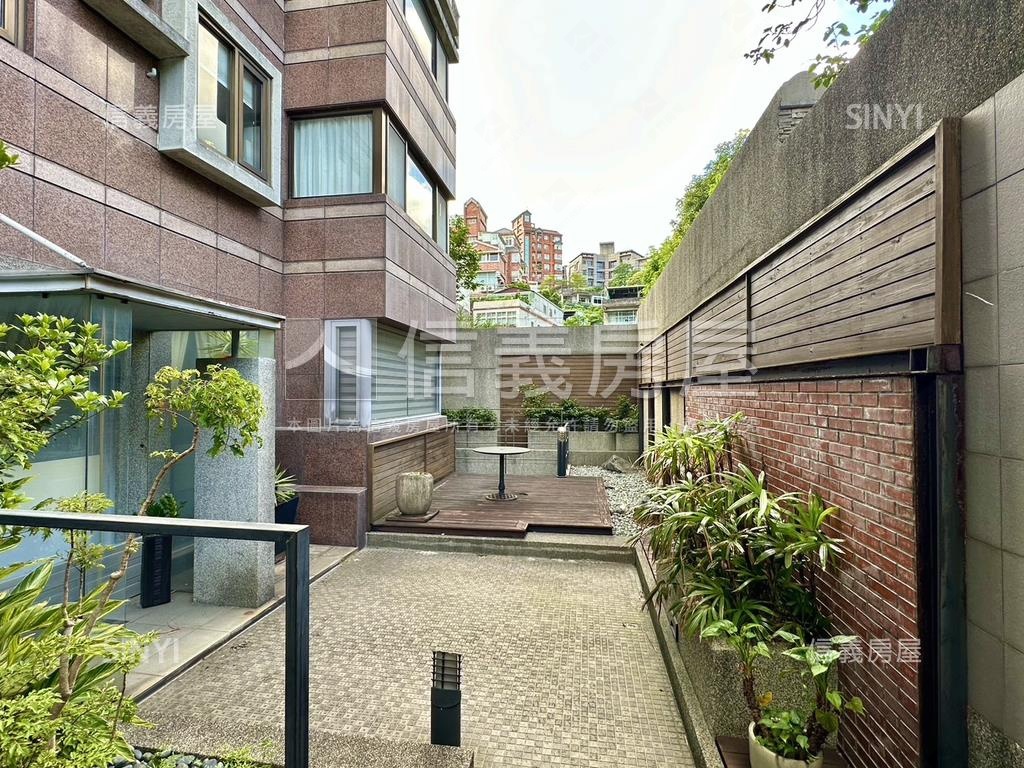 臨公園庭院一樓房屋室內格局與周邊環境