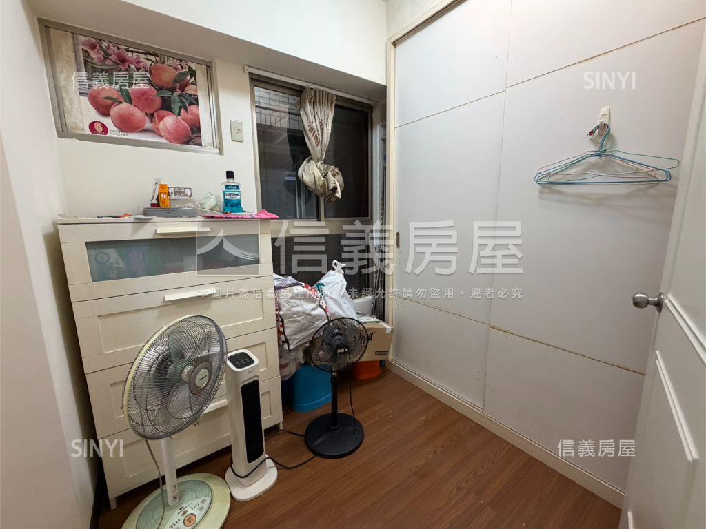 琉森公園明亮兩房房屋室內格局與周邊環境