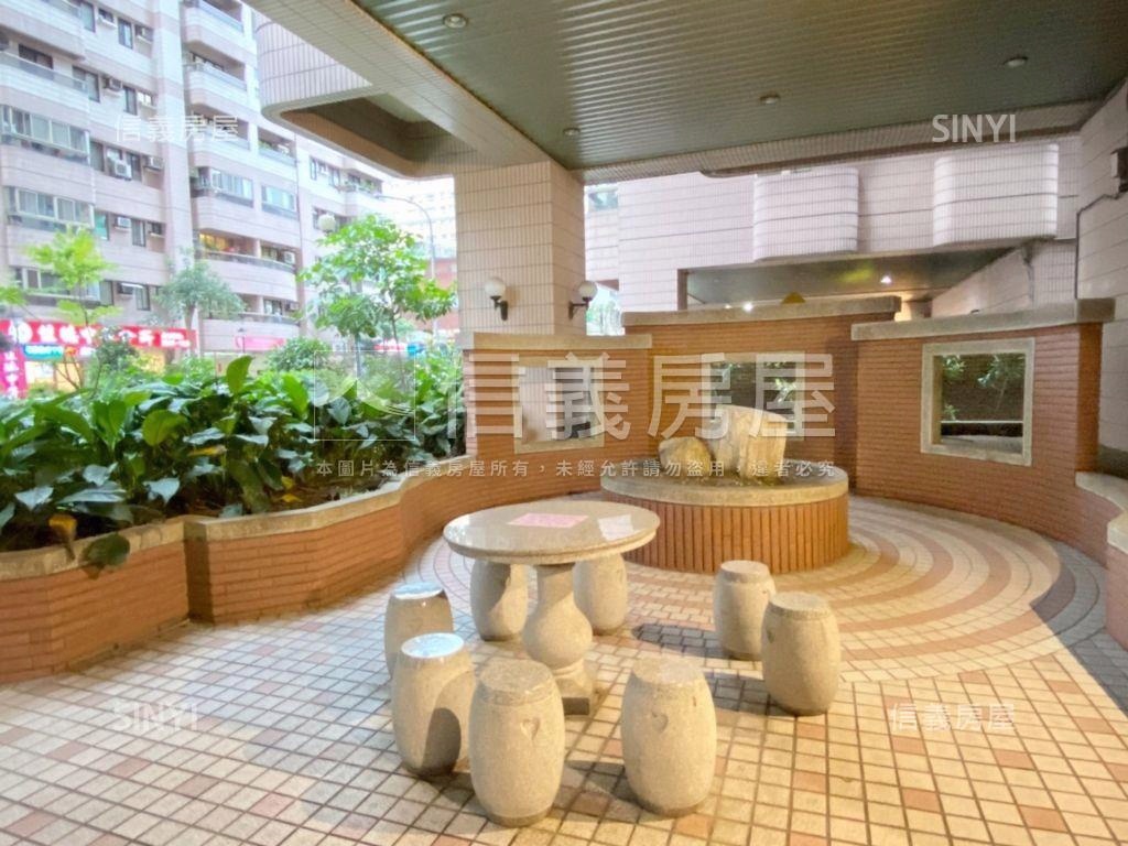 皇家天下三房車位明亮美屋房屋室內格局與周邊環境