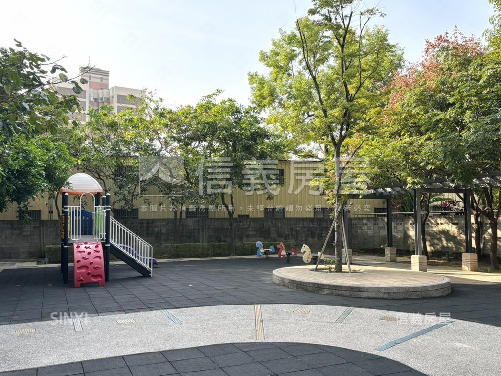 大河戀面河岸四房平車房屋室內格局與周邊環境
