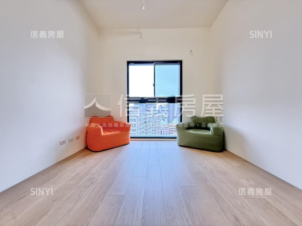 七期Ｖ市政頂樓視野美３房房屋室內格局與周邊環境