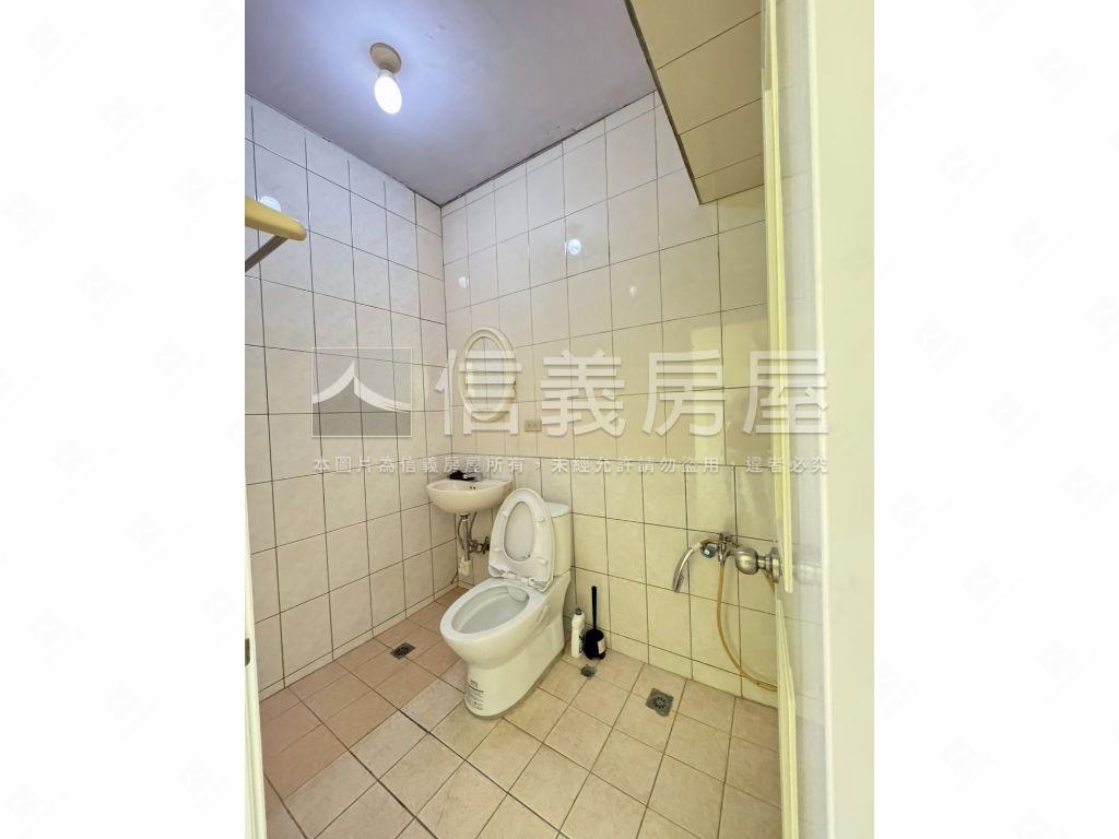 近中山國小黃金店面房屋室內格局與周邊環境