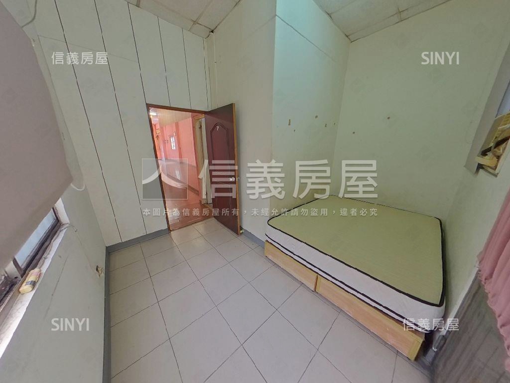 青雲法院旁。有土斯有財房屋室內格局與周邊環境