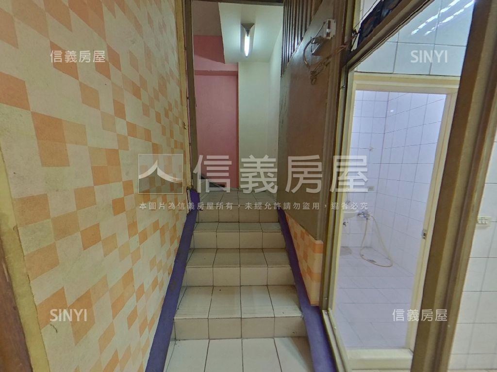 青雲法院旁。有土斯有財房屋室內格局與周邊環境