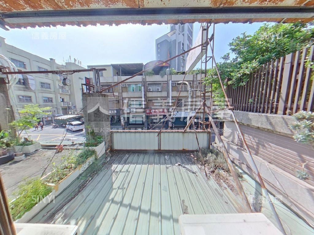 青雲法院旁。有土斯有財房屋室內格局與周邊環境