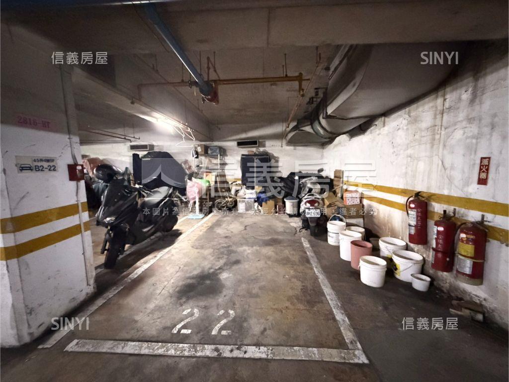 大富貴漂亮三房平面車位房屋室內格局與周邊環境