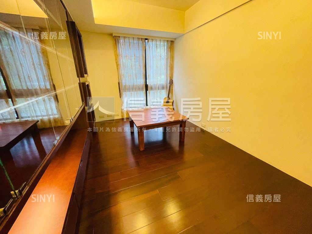 高質感富人區大三房坡車房屋室內格局與周邊環境