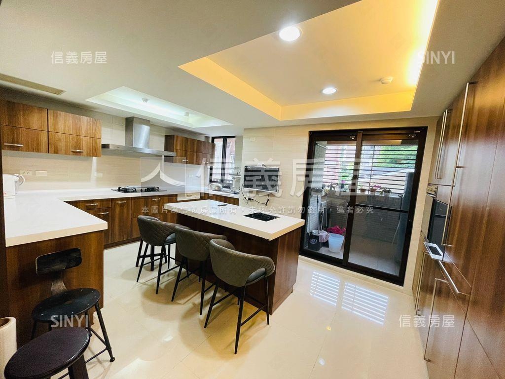 高質感富人區大三房坡車房屋室內格局與周邊環境