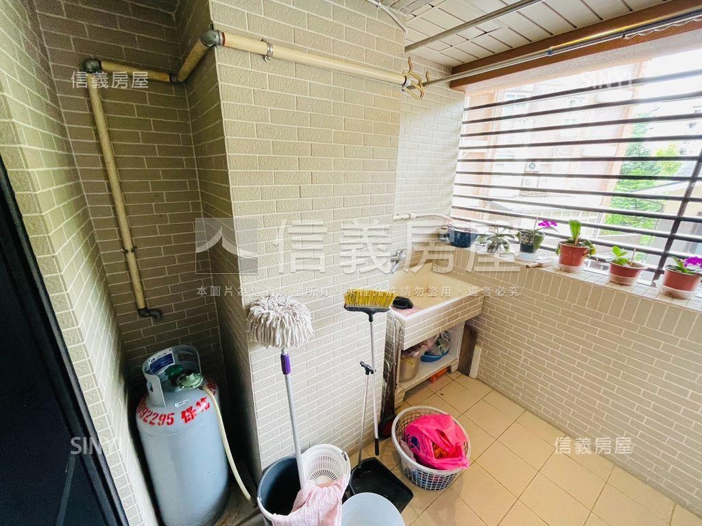 高質感富人區大三房坡車房屋室內格局與周邊環境