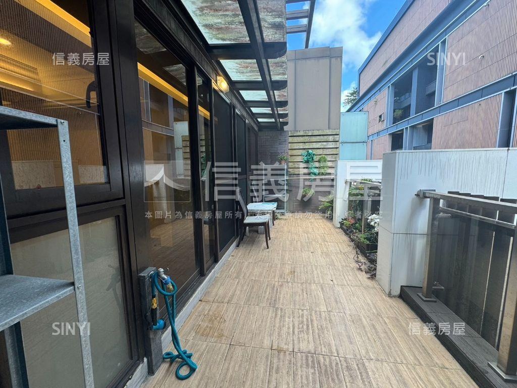 【新接】電梯露臺平面車位房屋室內格局與周邊環境