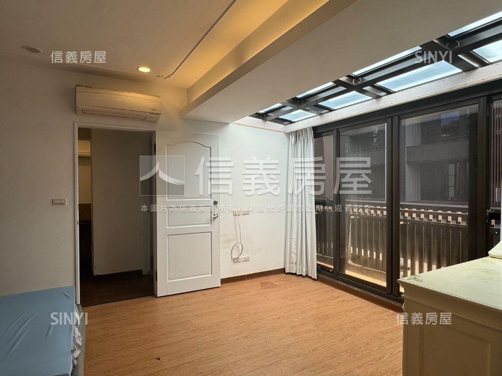 【新接】電梯露臺平面車位房屋室內格局與周邊環境