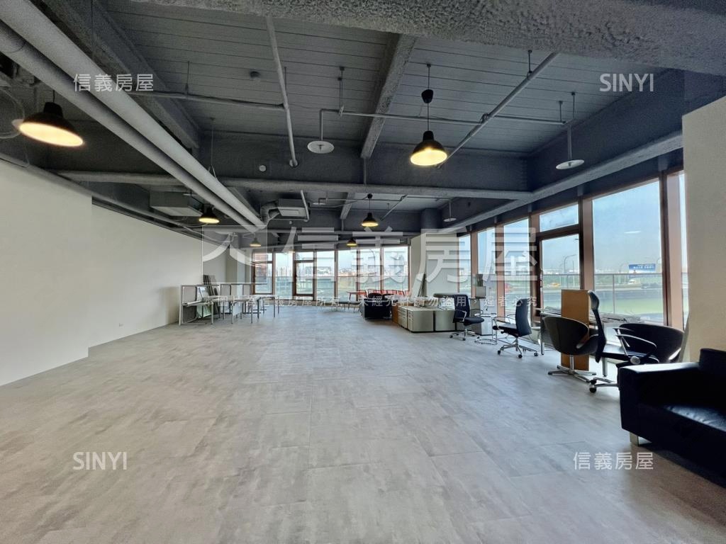 ＴＯＰ１商辦露臺戶讚房屋室內格局與周邊環境