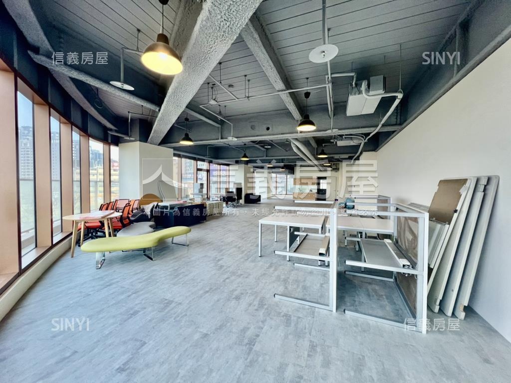 ＴＯＰ１商辦露臺戶讚房屋室內格局與周邊環境