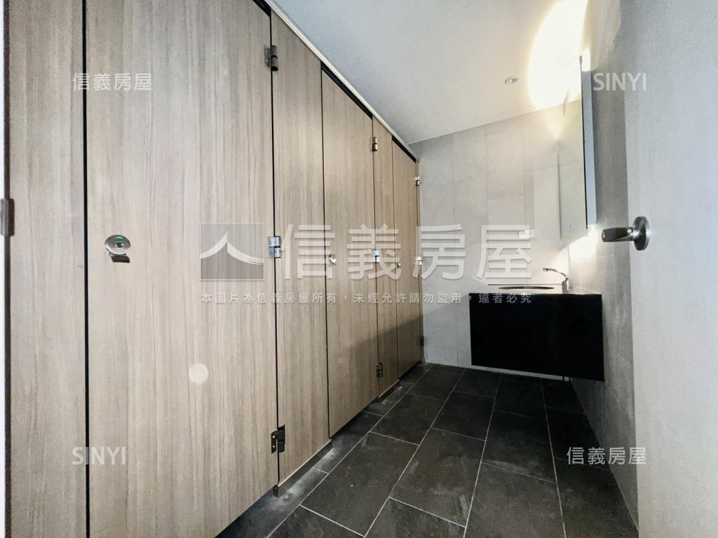 ＴＯＰ１商辦露臺戶讚房屋室內格局與周邊環境