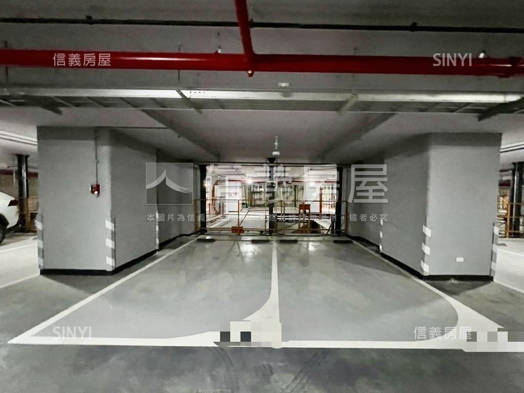 ＴＯＰ１商辦露臺戶讚房屋室內格局與周邊環境
