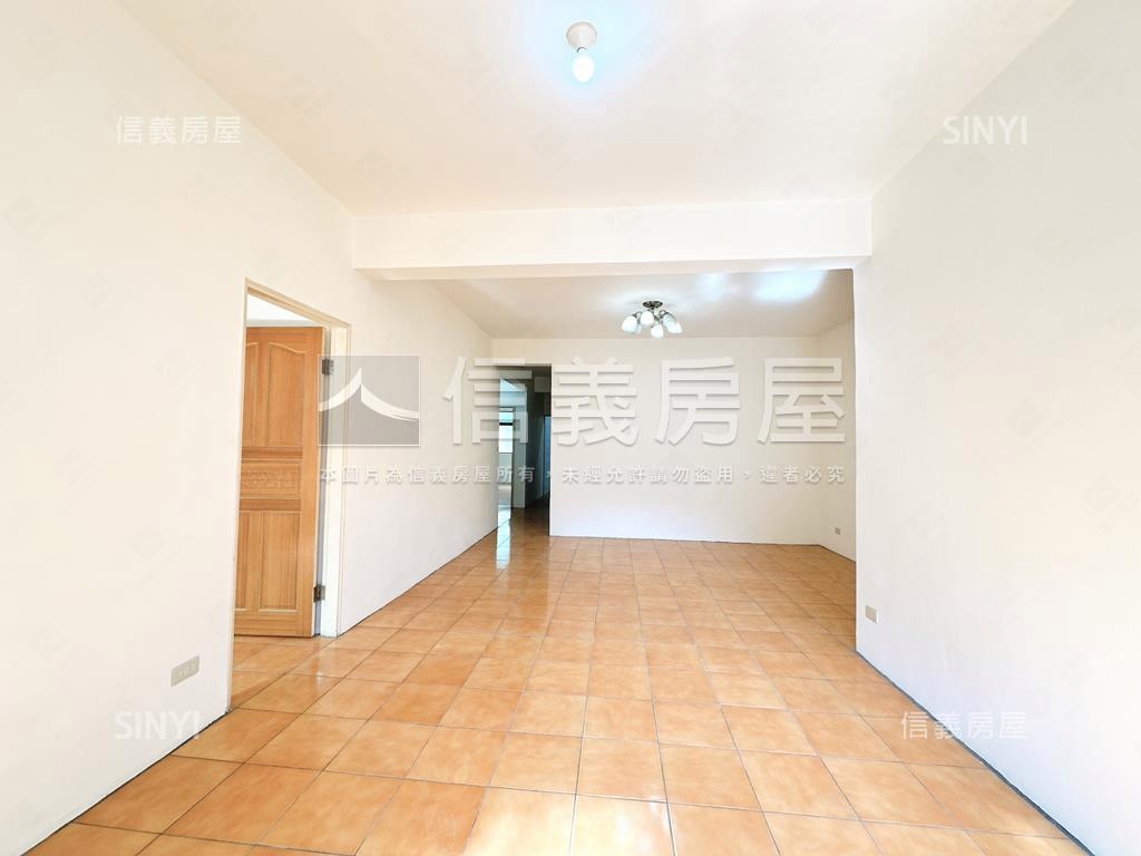 近公園邊間五房大空間房屋室內格局與周邊環境