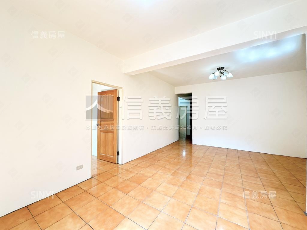 近公園邊間五房大空間房屋室內格局與周邊環境