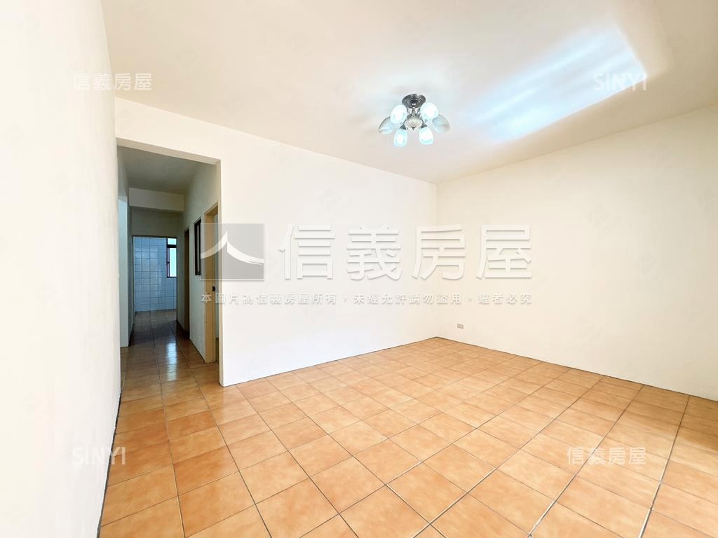 近公園邊間五房大空間房屋室內格局與周邊環境