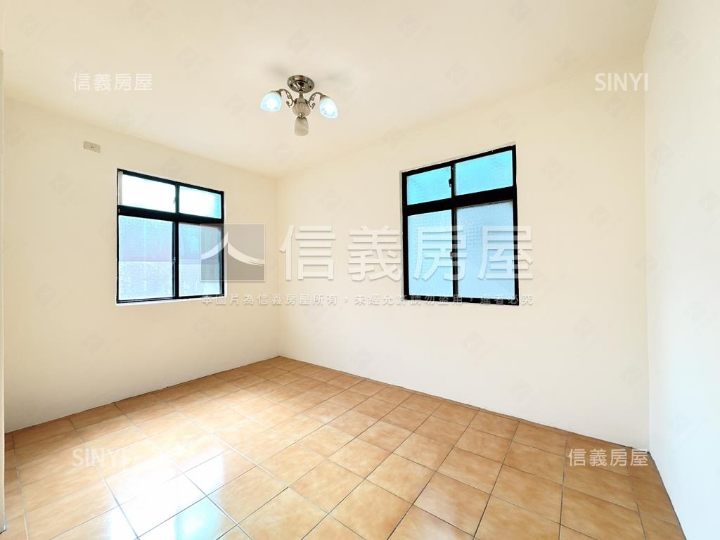 近公園邊間五房大空間房屋室內格局與周邊環境