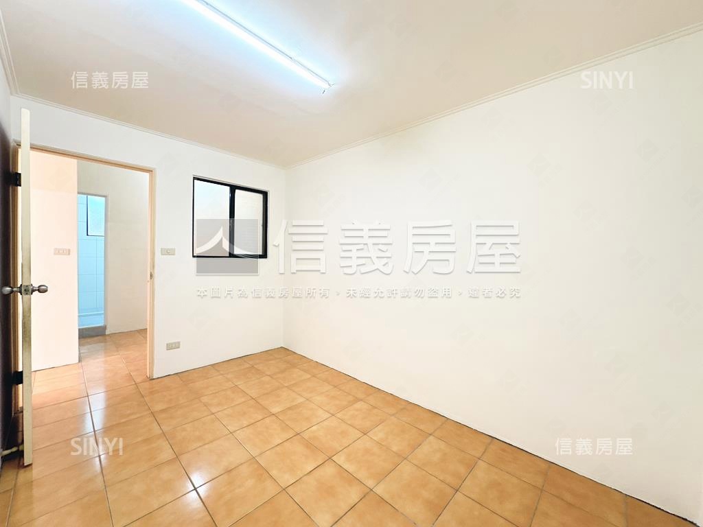 近公園邊間五房大空間房屋室內格局與周邊環境