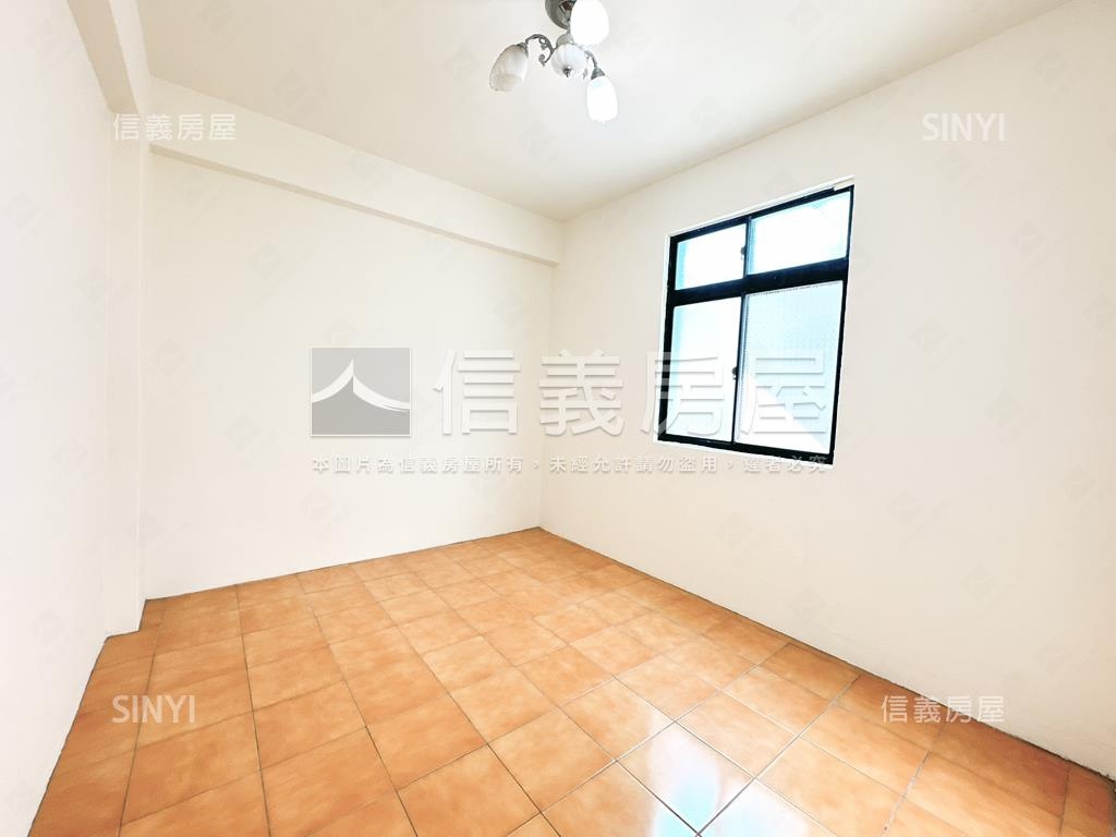 近公園邊間五房大空間房屋室內格局與周邊環境