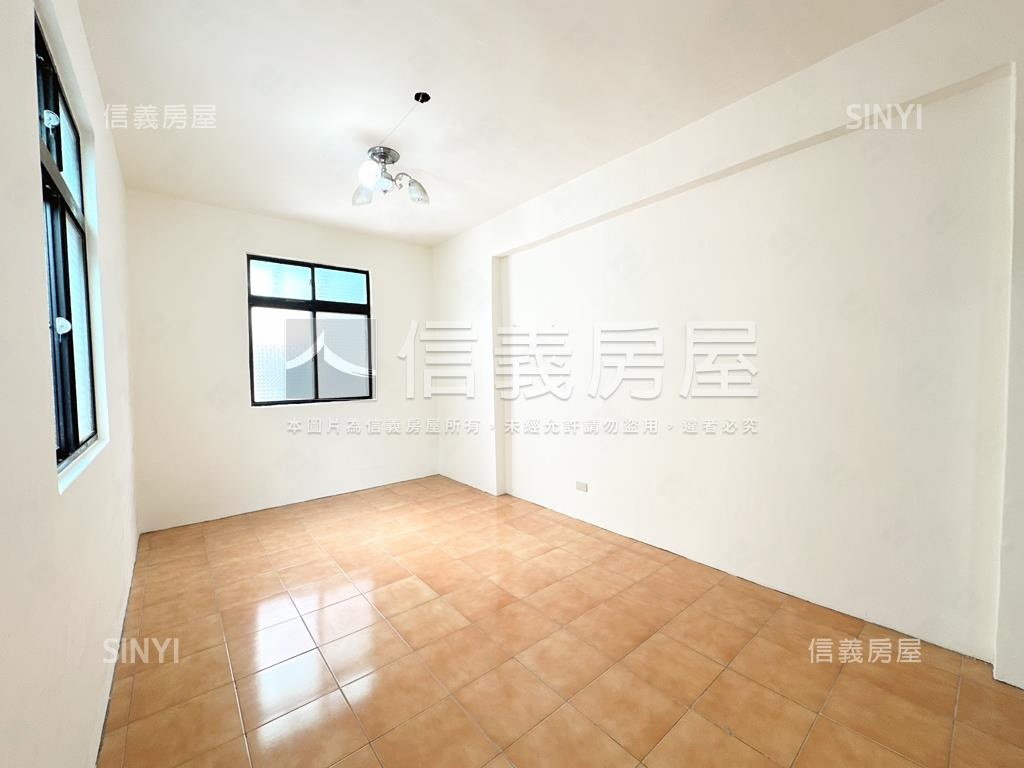 近公園邊間五房大空間房屋室內格局與周邊環境