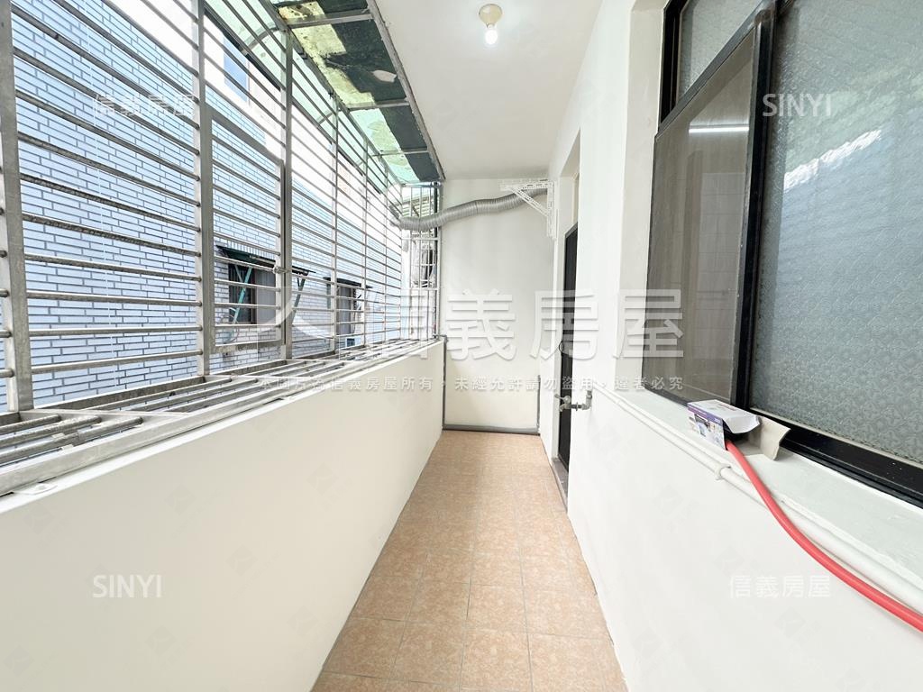 近公園邊間五房大空間房屋室內格局與周邊環境