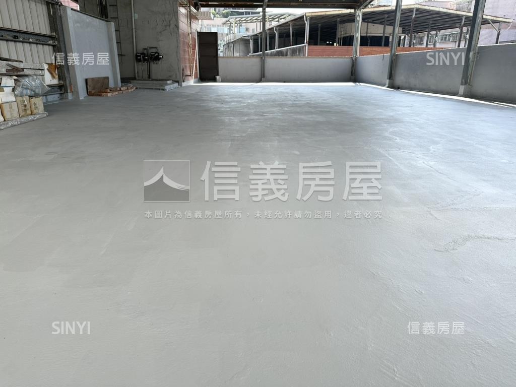 近公園邊間五房大空間房屋室內格局與周邊環境