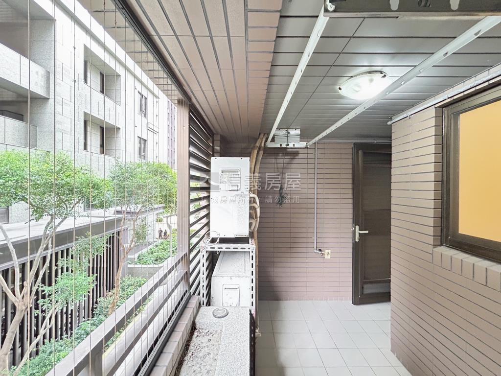 三陽開泰藝術三房車位房屋室內格局與周邊環境