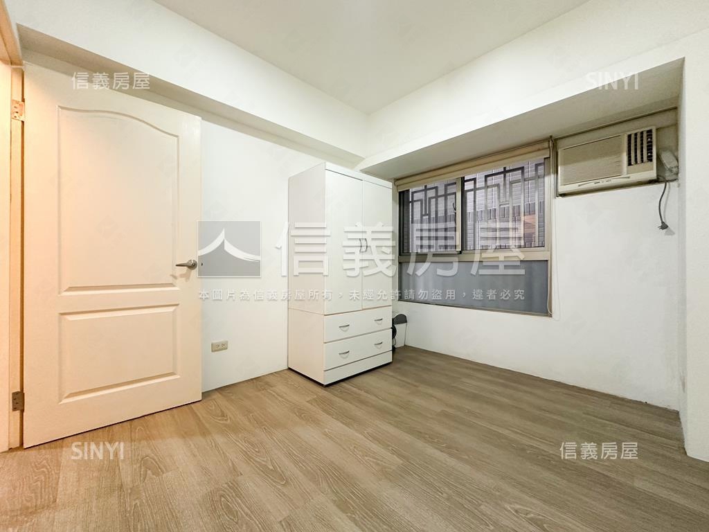 巨蛋誠品四房平車房屋室內格局與周邊環境