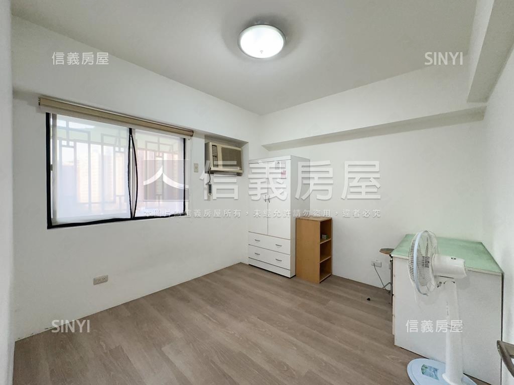 巨蛋誠品四房平車房屋室內格局與周邊環境