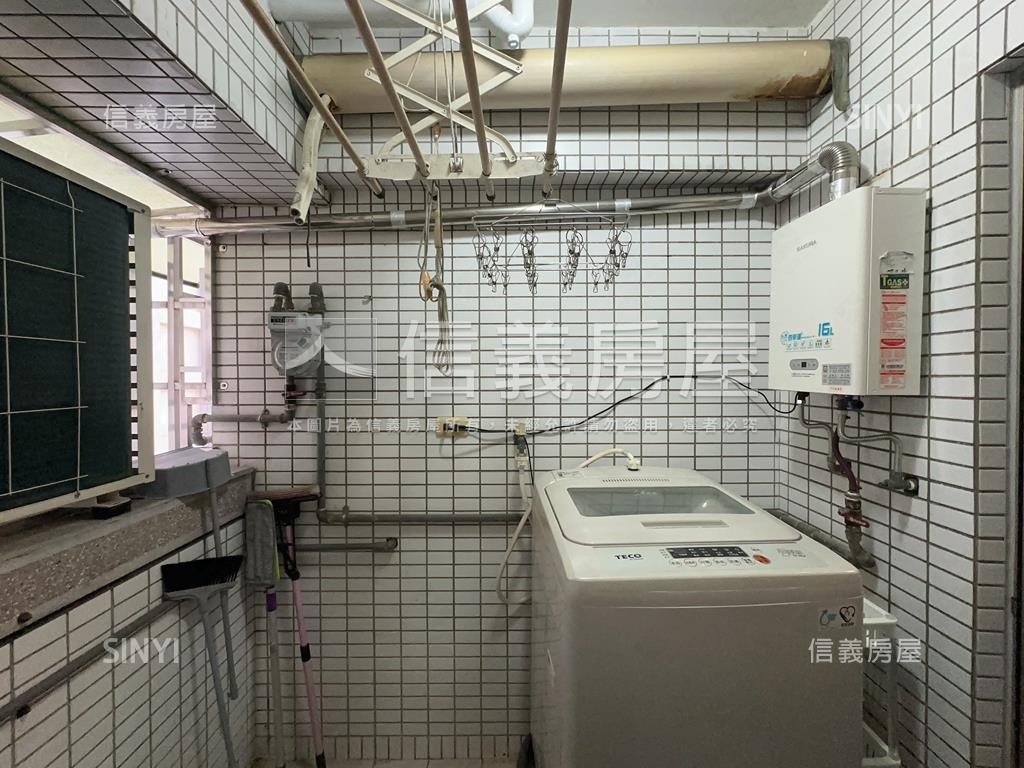 巨蛋誠品四房平車房屋室內格局與周邊環境