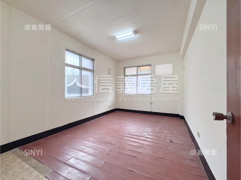 秀朗捷運◆邊間方正三房房屋室內格局與周邊環境