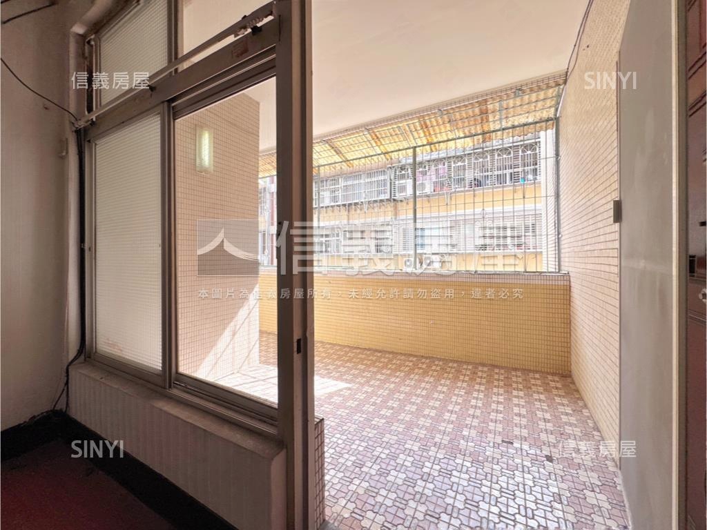 秀朗捷運◆邊間方正三房房屋室內格局與周邊環境