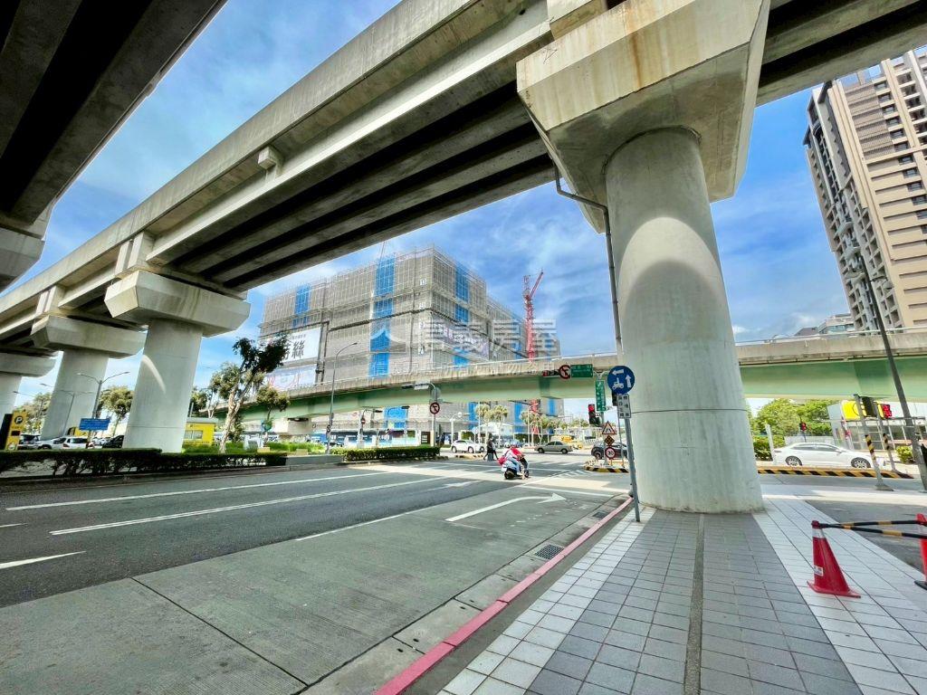 大華縱橫｜Ａ５高樓露台戶房屋室內格局與周邊環境