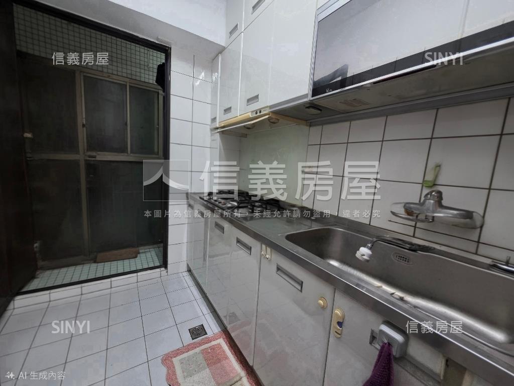 超美裝潢３房雙車位房屋室內格局與周邊環境